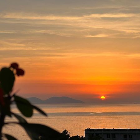 Sunny Breeze Apartment วญอเรอ ภายนอก รูปภาพ